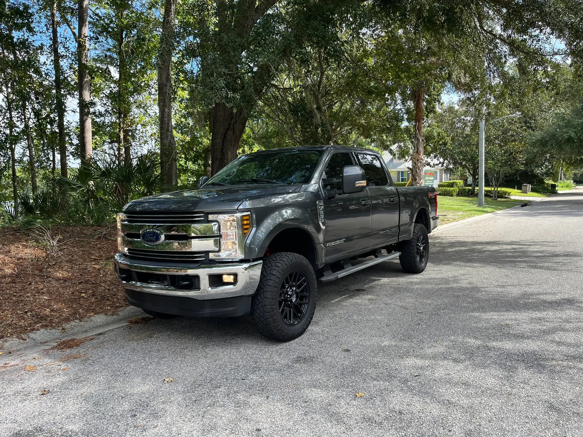 Used 2017 Ford F250 Lariat w/ Lariat Ultimate Package AWD/4WD image 8