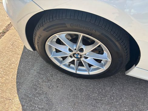 Used 2011 BMW 128i Convertible image 33