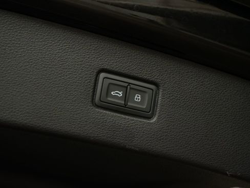 Used 2023 Audi SQ7 Prestige AWD/4WD image 29