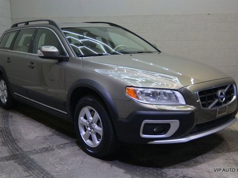 Used 2010 Volvo XC70 3.2 image 1