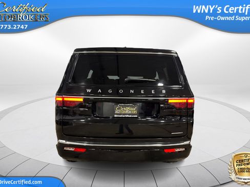 Used 2024 Jeep Wagoneer Series II w/ Flexible Seating Group image 7