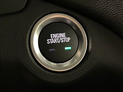 Used 2023 Chevrolet Equinox LT image 29