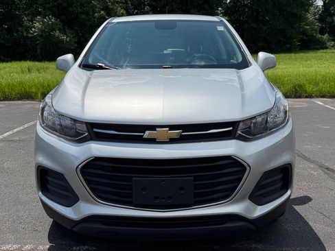 Used 2018 Chevrolet Trax LS AWD/4WD image 2