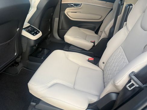 New 2026 Volvo XC90 B6 Plus image 21