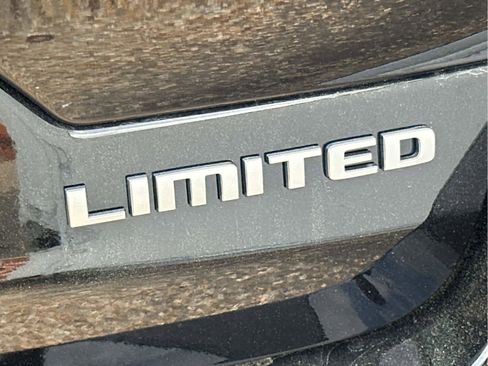 New 2025 Jeep Grand Cherokee Limited w/ Luxury Tech Group II image 23