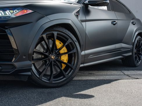 Used 2020 Lamborghini Urus image 28