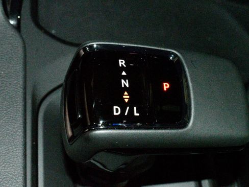 Used 2025 GMC Sierra 1500 AT4 w/ AT4 Premium Package image 38