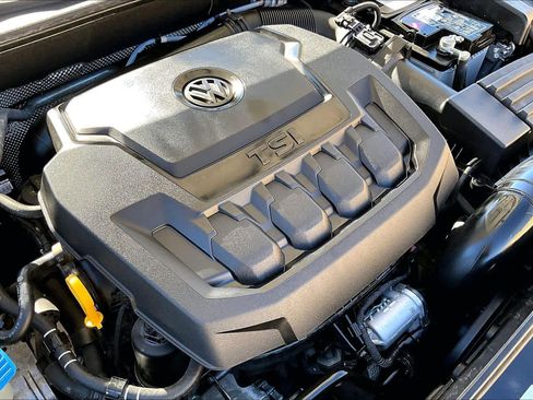 Used 2018 Volkswagen Passat 2.0T SE image 32