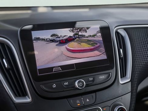 Used 2025 Chevrolet Malibu LT FWD image 20