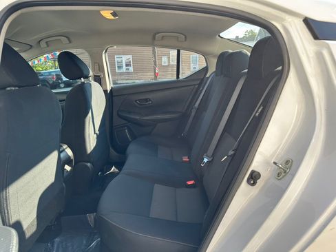 Used 2024 Nissan Sentra SV FWD image 11