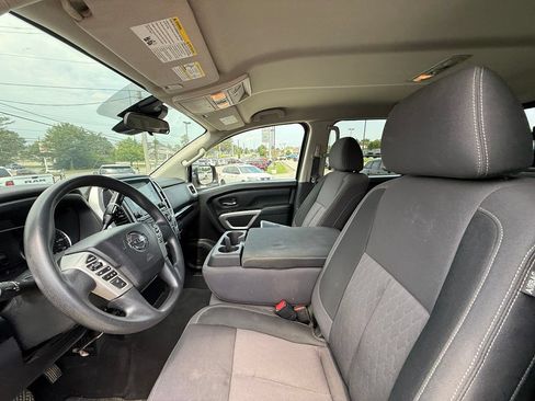 Used 2020 Nissan Titan SV AWD/4WD image 12