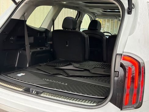Used 2025 Kia Telluride SX Prestige image 9