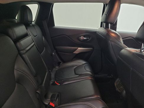 Used 2018 Jeep Cherokee Limited image 19