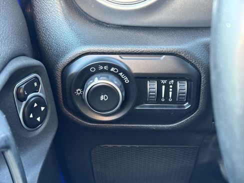 Used 2020 Jeep Wrangler Unlimited Sahara w/ Dual Top Group image 18