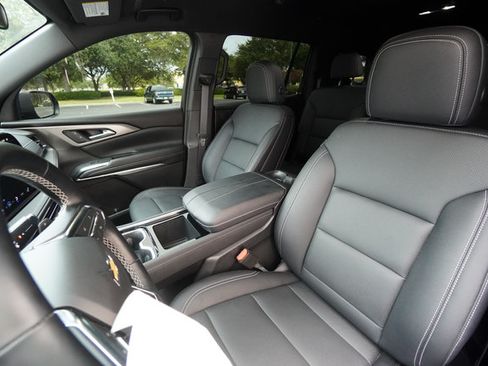 Used 2026 Chevrolet Traverse LT FWD image 22