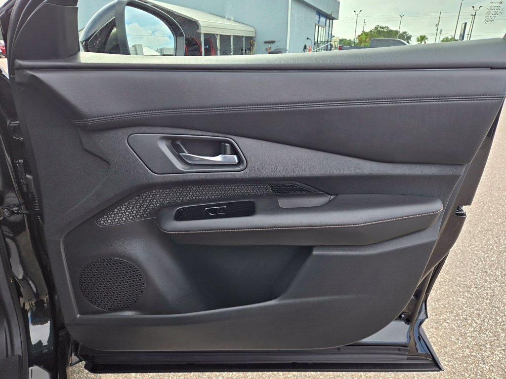 Used 2023 Nissan Ariya FWD image 58