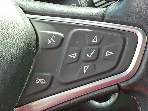 Used 2023 Chevrolet Equinox LT AWD/4WD image 23