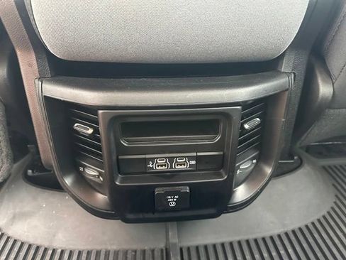 Used 2019 RAM 1500 Big Horn AWD/4WD image 17