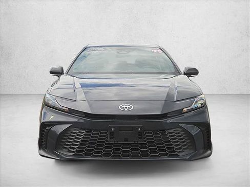 Used 2025 Toyota Camry SE FWD image 2