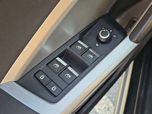 Used 2020 Audi Q3 2.0T Premium w/ Convenience Package image 31