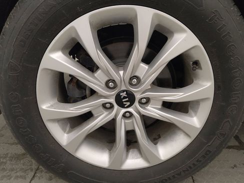 Used 2021 Kia Telluride LX FWD image 31