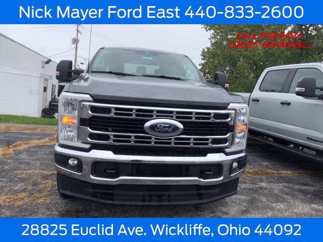 Used 2025 Ford F250 XLT AWD/4WD image 2