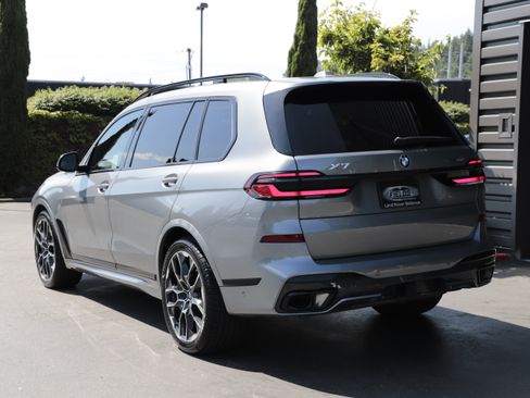 Used 2024 BMW X7 xDrive40i w/ M Sport Package AWD/4WD image 6