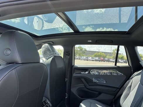 New 2026 Volkswagen Tiguan SE R-Line AWD/4WD image 11