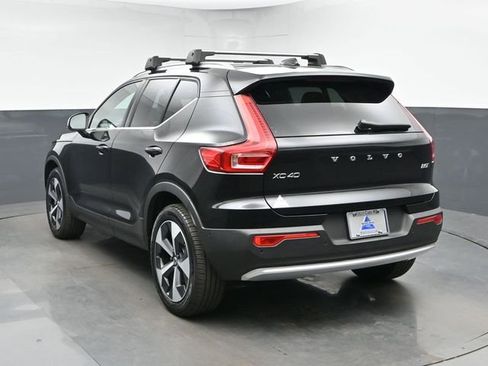 Used 2025 Volvo XC40 B5 Plus AWD/4WD image 8