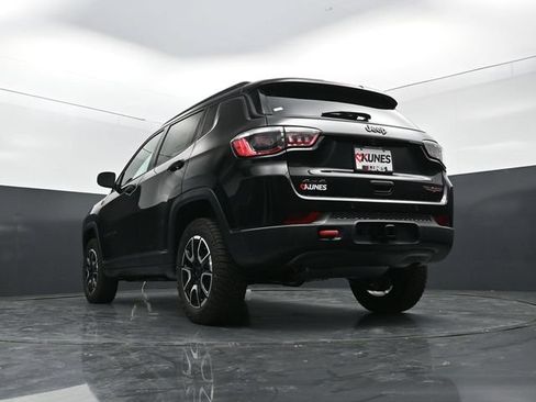 New 2026 Jeep Compass Trailhawk w/ Trailer Tow Group AWD/4WD image 57