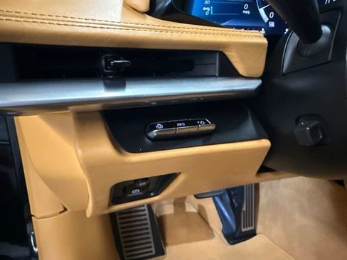 Used 2023 Chevrolet Corvette Stingray Premium Conv w/ Z51 Performance Package RWD image 22