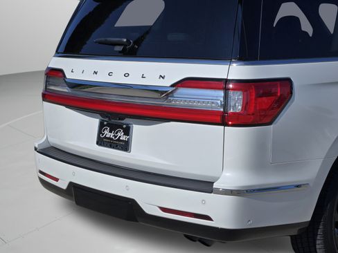 Used 2021 Lincoln Navigator Black Label w/ Special Edition Package AWD/4WD image 44
