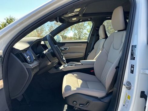 New 2026 Volvo XC90 B6 Plus w/ Protection Package Premier image 13