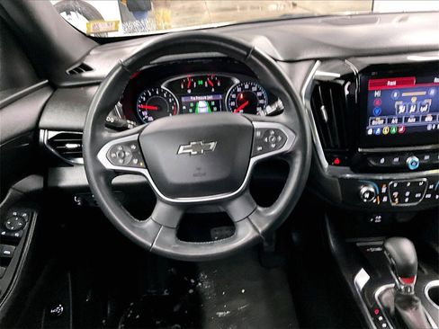 Used 2023 Chevrolet Traverse RS image 18