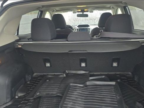 Used 2022 Subaru Crosstrek 2.0i Premium w/ Moonroof Package image 19