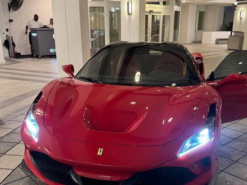 Used 2023 Ferrari F8 Tributo RWD image 3