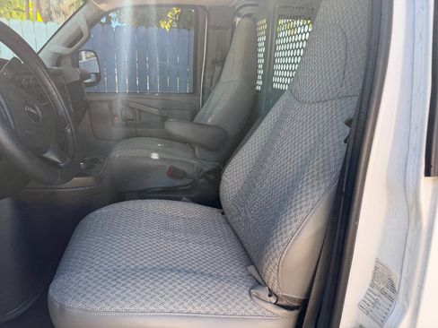 Used 2016 GMC Savana 2500 RWD image 11