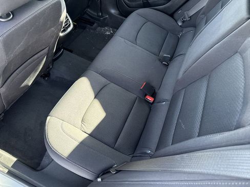 Used 2021 Chevrolet Malibu LT image 15