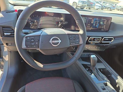 New 2026 Nissan Sentra SR w/ Floor Mat Package FWD image 34