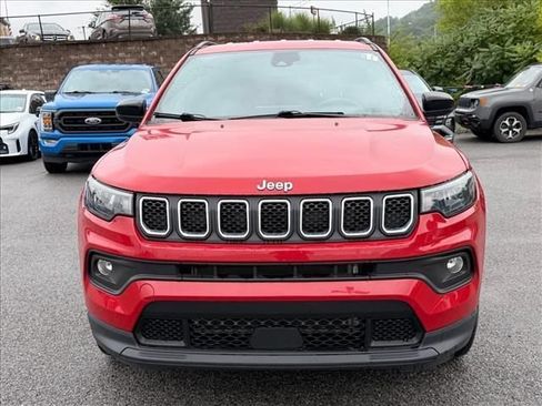 Used 2023 Jeep Compass Latitude AWD/4WD image 20