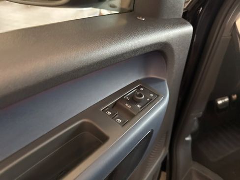 New 2025 Volkswagen ID. Buzz Pro S image 10