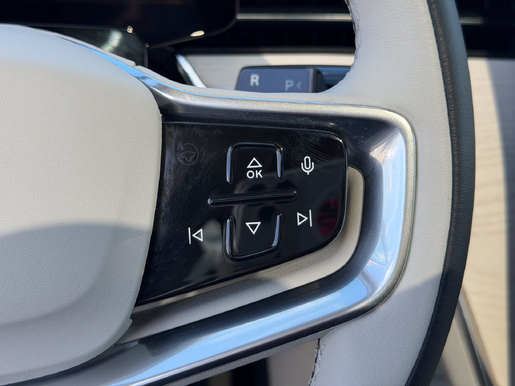 Certified 2025 Volvo EX90 Ultra AWD/4WD image 29
