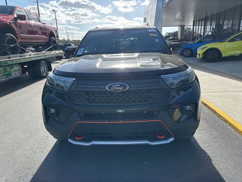 Used 2022 Ford Explorer Timberline w/ Timberline Technology Package image 3