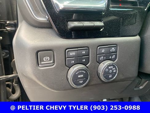 Used 2024 Chevrolet Silverado 2500 High Country w/ High Country Premium Package AWD/4WD image 15