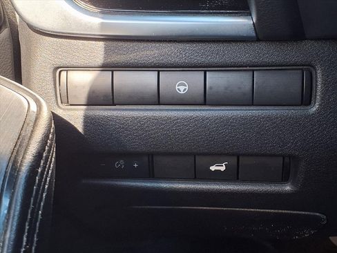 Used 2023 Nissan Rogue SL w/ SL Premium Package image 12