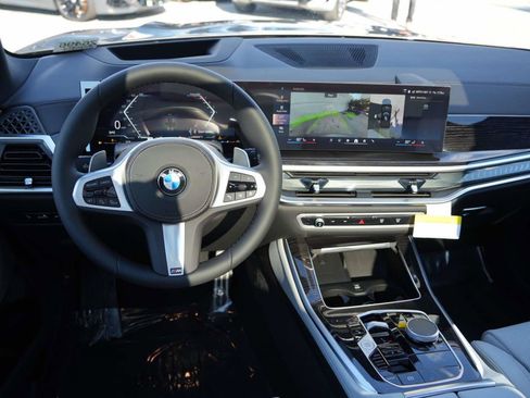 Used 2026 BMW X5 sDrive40i w/ M Sport Package RWD image 12