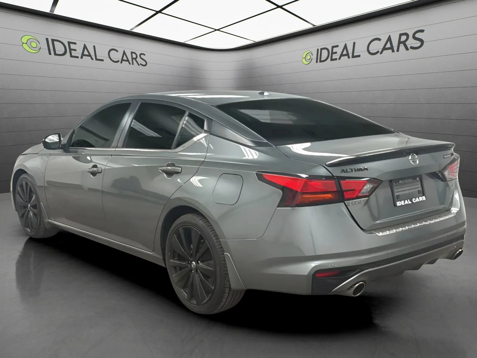 Used 2022 Nissan Altima 2.5 SR w/ Midnight Edition Package FWD image 7