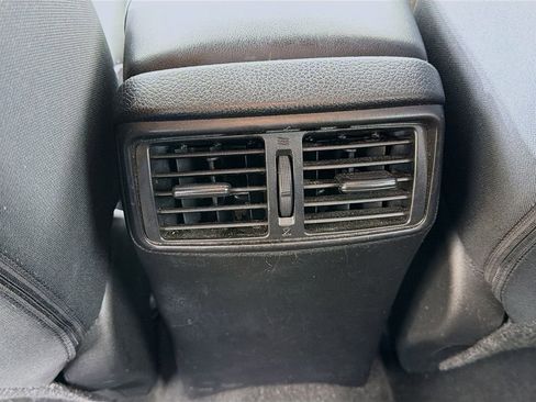 Used 2021 Nissan Rogue Sport S image 31