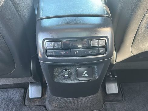 Used 2023 Hyundai Palisade Limited FWD image 32