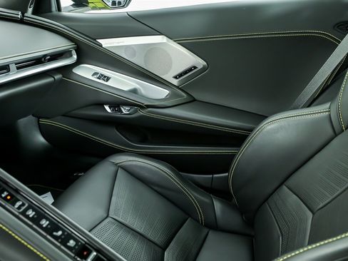 Used 2021 Chevrolet Corvette Stingray Premium Conv w/ Z51 Performance Package image 42